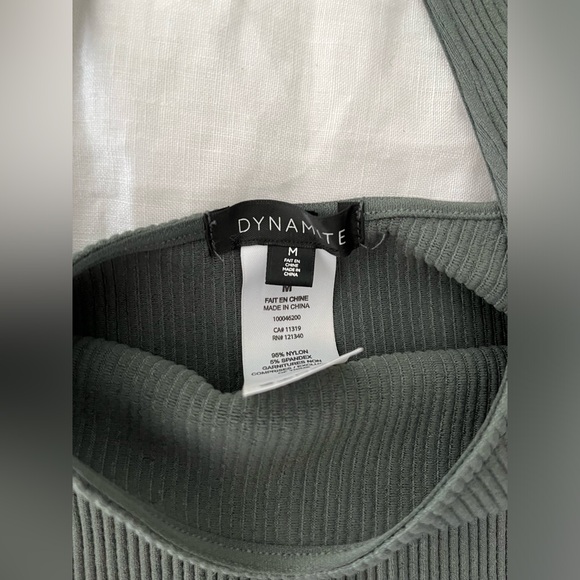 Sage green cropped tank top - Picture 2 of 3